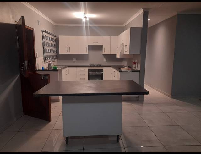 3 BEDROOM FREESTANDING FOR SALE IN HOWICK WEST